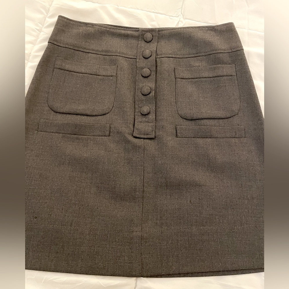 Fun Skirt! French Connection! Unique Covered Snaps 2 Front Pockets 2 Hidden Back